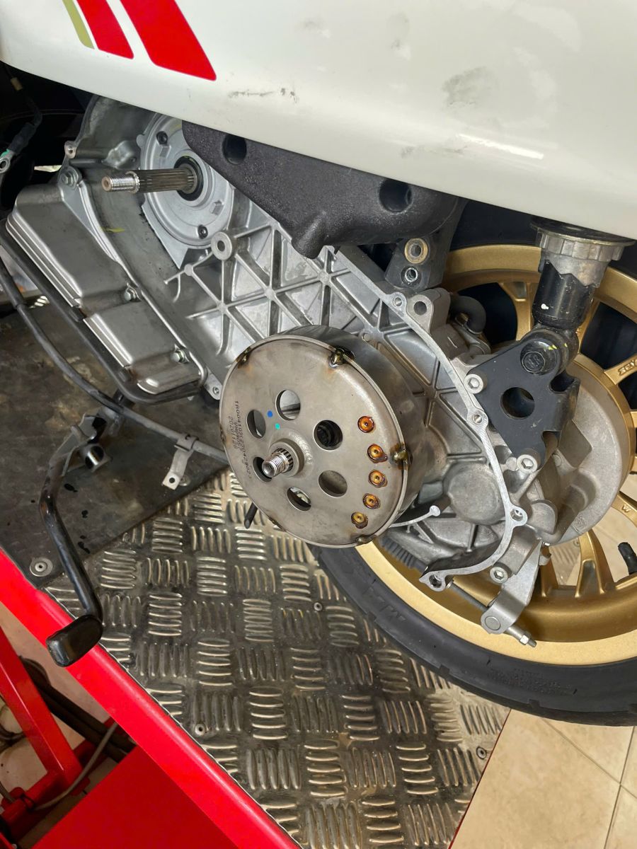 Bảo dưỡng nồi xe máy Vespa